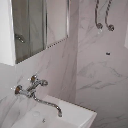 Apartment White Sensation *